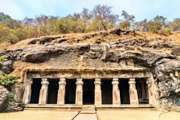 Elephanta Island Mumbai (History, Entry Fee, Images, Built By & Information)